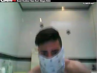 Hot muscle italian guy posing on webcam live