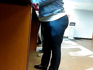 BBW ass at the DMV