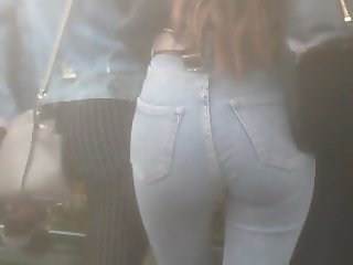 Very hot teen in tight jeans 1