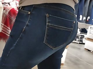 Big ass mature milfs in tight jeans
