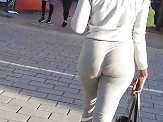 Super Jiggly Bubble Butt - Tight Gym Spandex - Big Round Ass