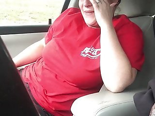 Bottom Bitch Blowjob In the Car