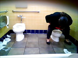 bbw woman hovering over the toddler toilet