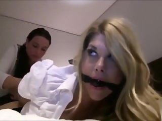 Bondage in hotelroom