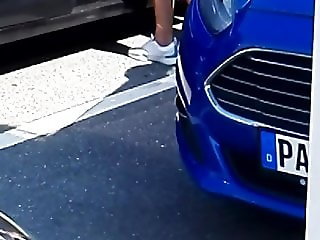 Legs between cars