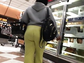 Black Dread Head in yellow with nice fat ass