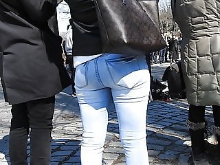 Sexy jeans ass watching performance