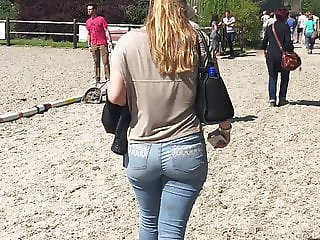 Candid White Girl With A Big Fat Ass